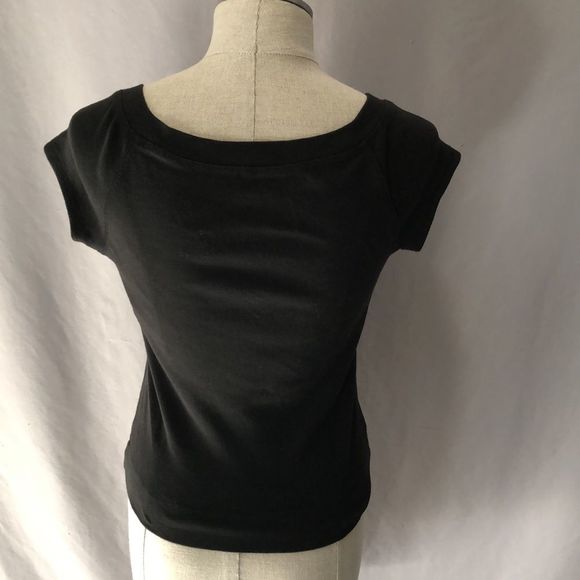 Black round neck T with ribbon bow - Picture 3 of 4